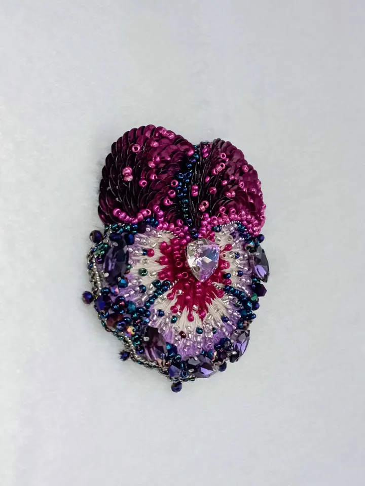 Beaded rhinestone purple pansy brooch for women, crystal flower brooch, pansy pin, purple jewelry, lapel pin
