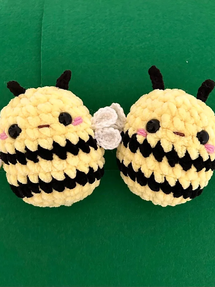 Crochet bee pattern Amigurumi bee plushie tutorial Easy pattern for beginners