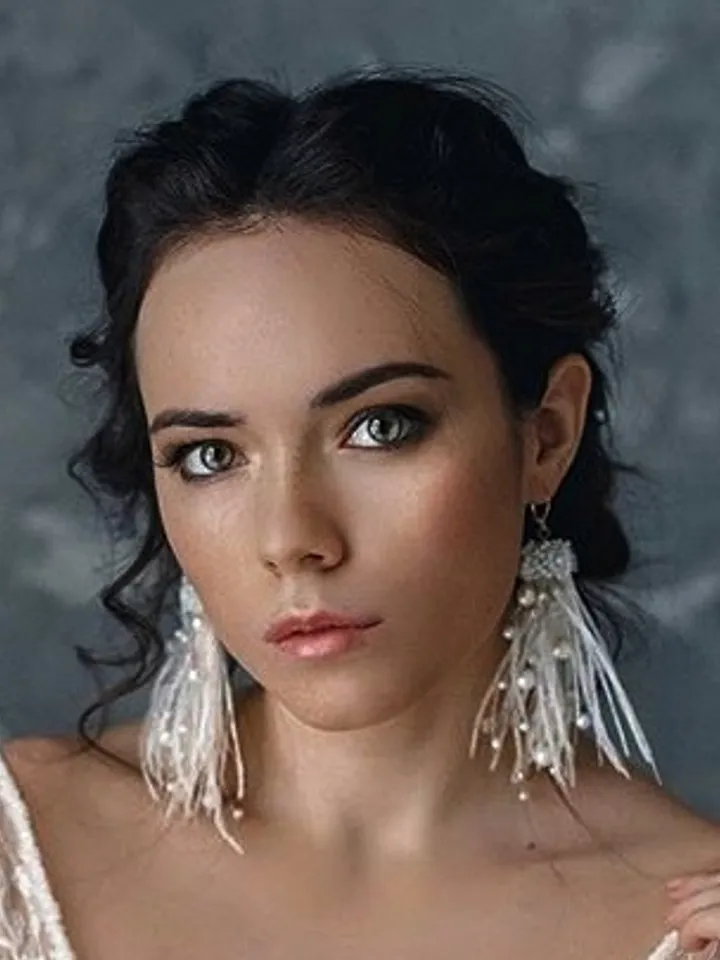 Wedding earrings, Feather Earrings, Earrings for bride, Long earrings, White long earrings, Bridal earrings, white feather earrings