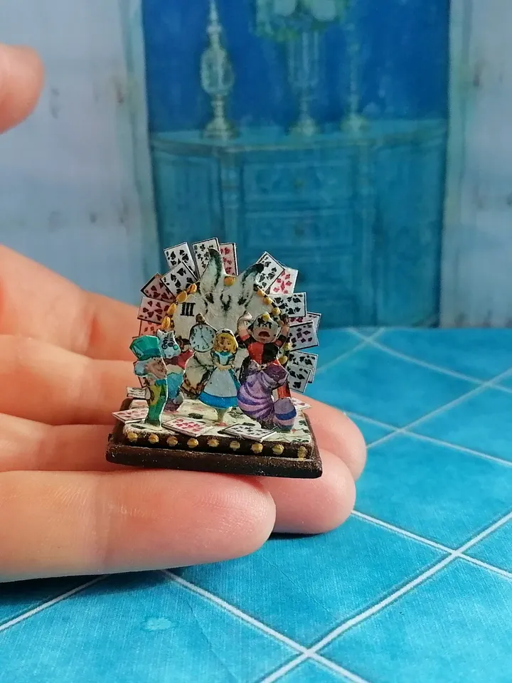 Dollhouse accessories set. Alice. Scale 1:12.