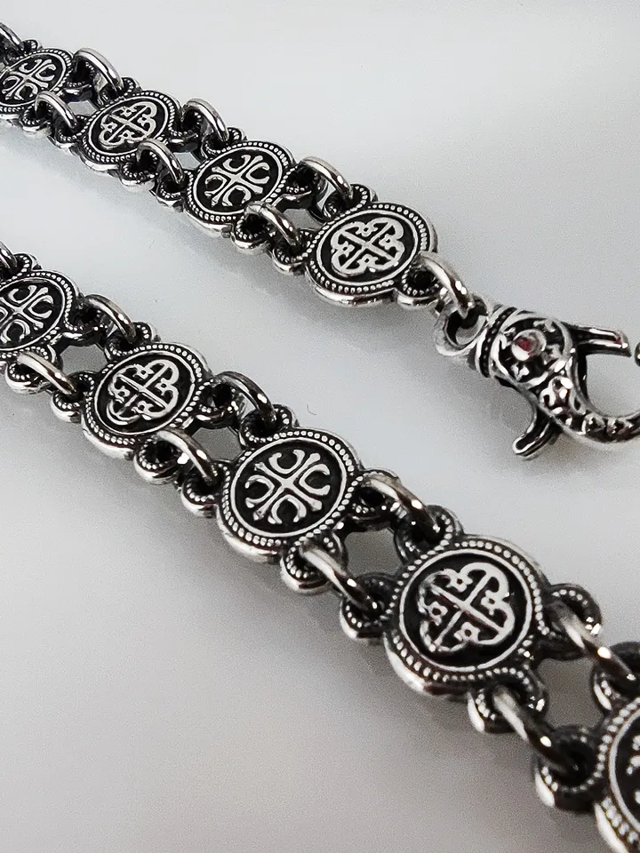 Beautiful chain or bracelet