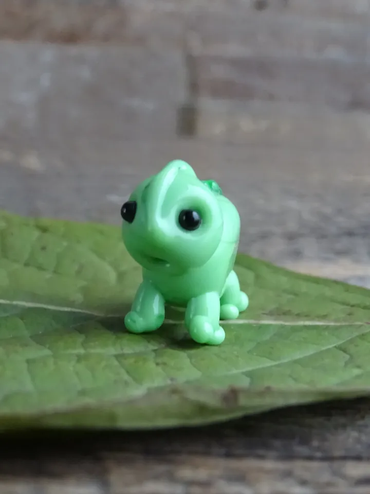 GLASS FIGURINES Chameleon figurine MIniature Chameleon ornament Glass Chameleon scuplture Chameleon gift Reptile figurine Terrarium Aquarium