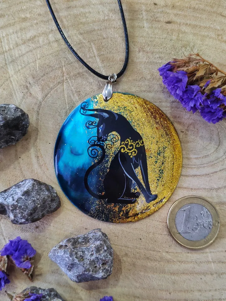Pearl pendant necklace: Black Siamese Cat on dainty necklace • Silhouette cat pendant • Witch cat on handmade jewelry • Outstanding pendant