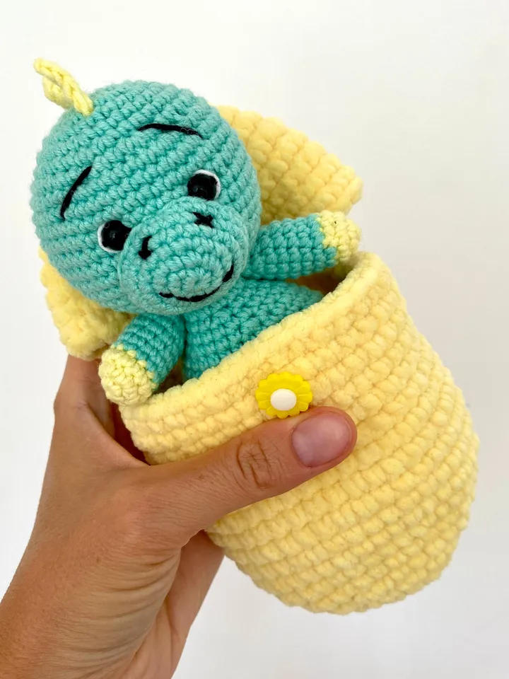 Crochet pattern Dunosaur in egg - Amigurumi hatching dino pattern - stuffed animal - Symbol 2024 dragon - English Pdf tutorial