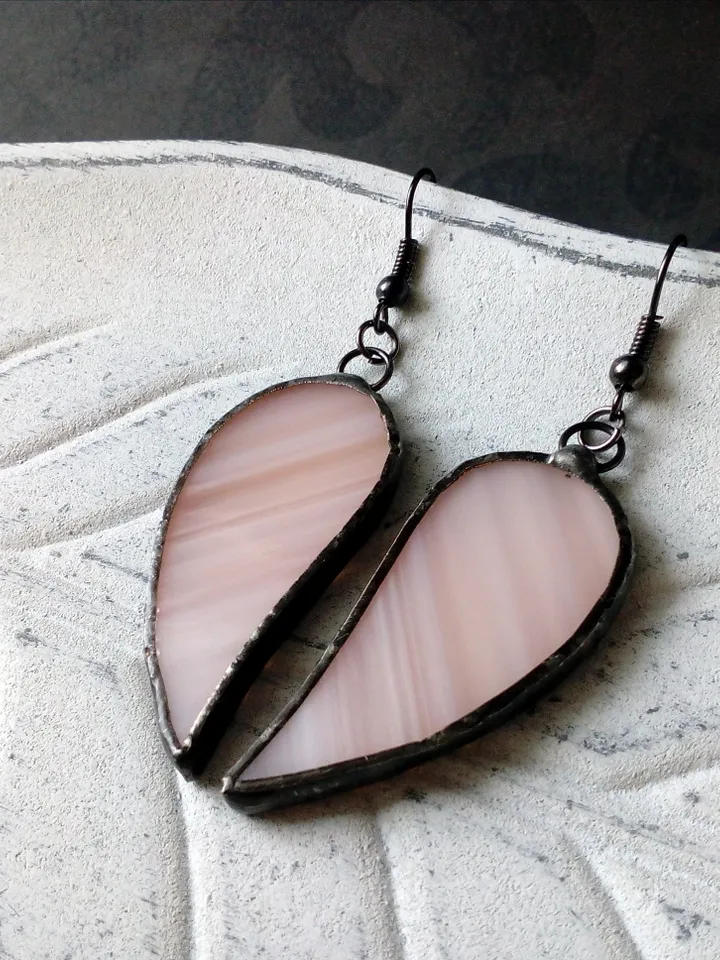 Pink wavy earring, glass earrings, simple stained glass, petals earrings, kawaii earrings, Dangle earrings