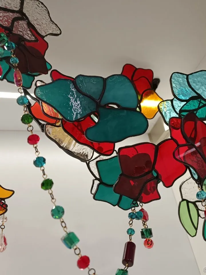 3D Tricolor Stained Glass Branch, 3D Tricolor Branch, 3D Stained Glass Branch, Tricolor Stained Glass Twig, Artistic Glass Floral Branch, Three-Tone Glass Flower Stem, Handmade 3D Glass Composition