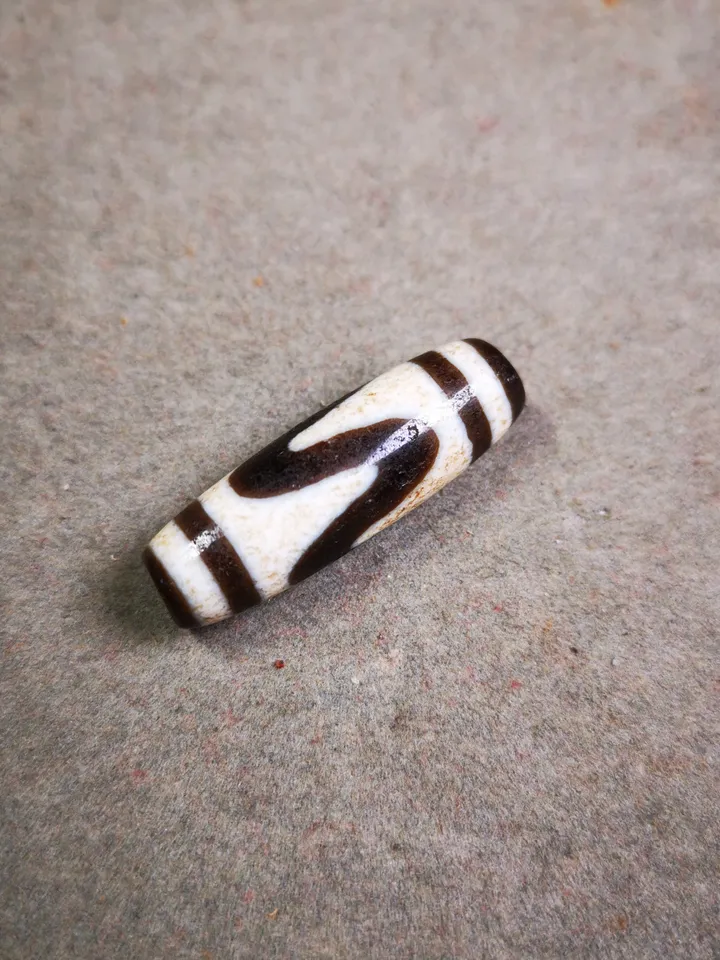Gandhanra Acient Tibetan Tiger Tooth Tasso Dzi Bead(30 Years Old),Protective Amulet Bead