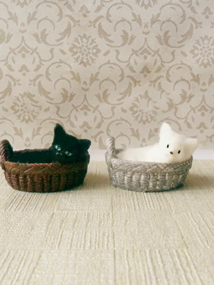 Cat. Cat in a basket dollhouse miniature. Scale 1:12. Puppet miniature.