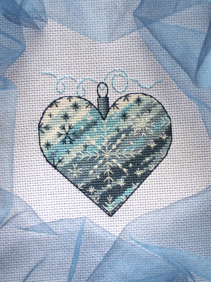 Cross stitch pattern Heart Christmas ornament, digital design PDF