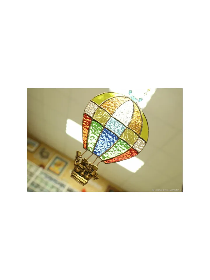 Hot air balloon nursery decor, stained glass balloon, Tiffany glass ornament, handmade glass suncatcher, baby room pendant, nursery mobile, whimsical kids room decor, stained glass wall hanging, glass balloon art piece, dream balloon decoration