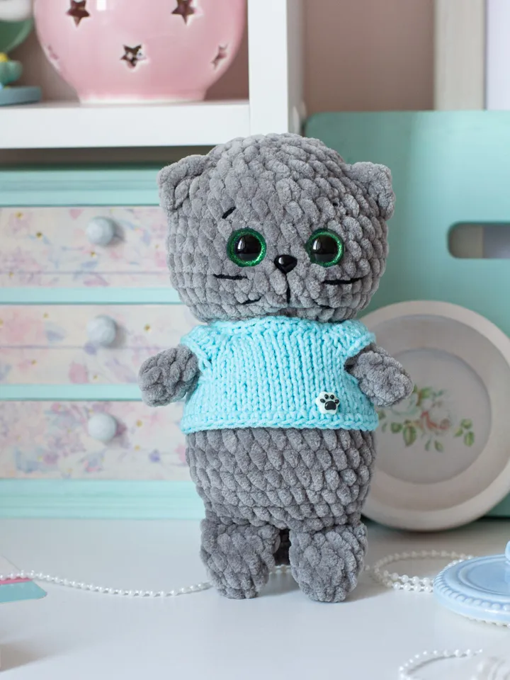 Soft toy Basik crochet cats made of plush yarn 17cm