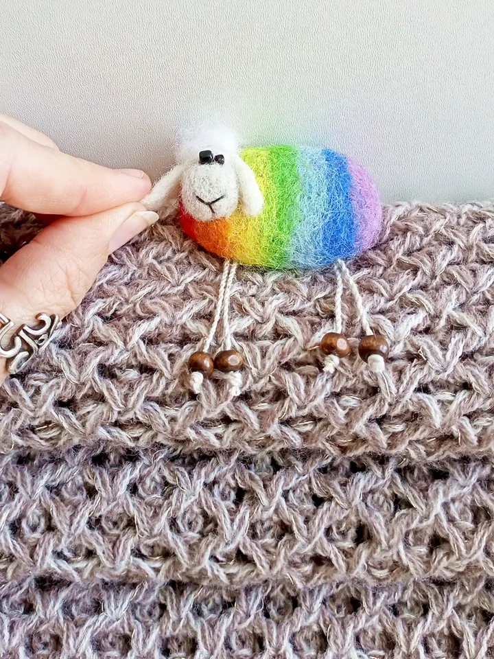 Handmade needle felting OWL brooch/Totem animal brooch/Woodland animal brooch/Cute little BEAR brooch/Children brooch