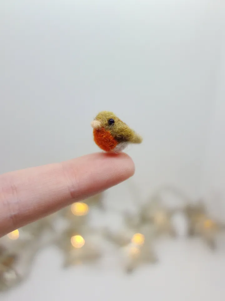 Tiny needle felted robin, miniature bird, made to order