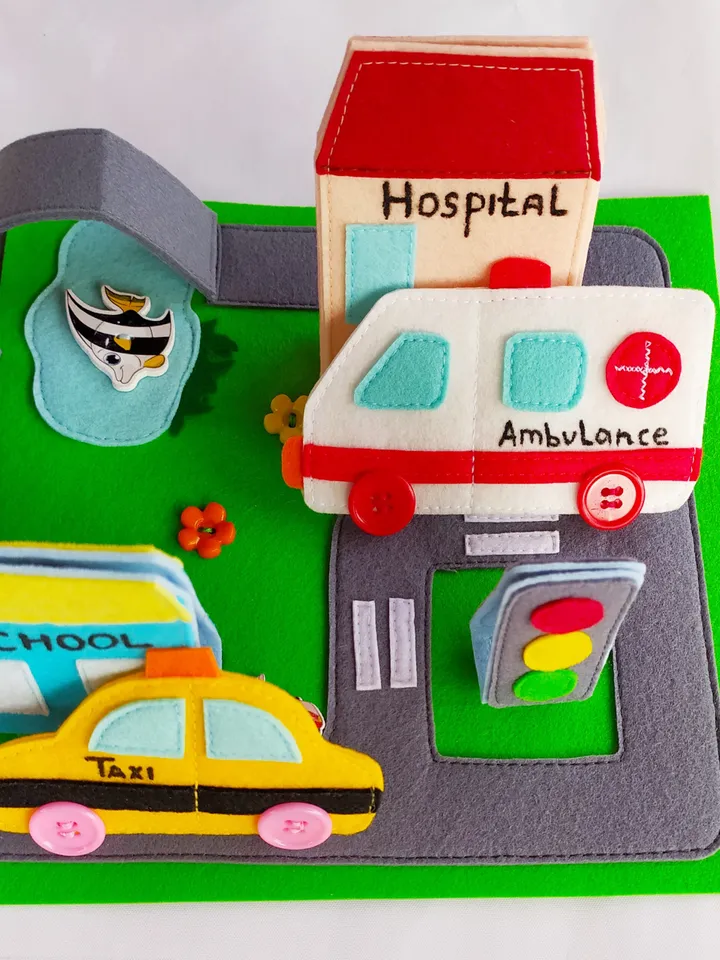 Felt road Quiet book Pattern pdf , Felt book pattern pdf, Soft sensory book template, Busy book sewing ideas for toddler 2, 3, 4 year old