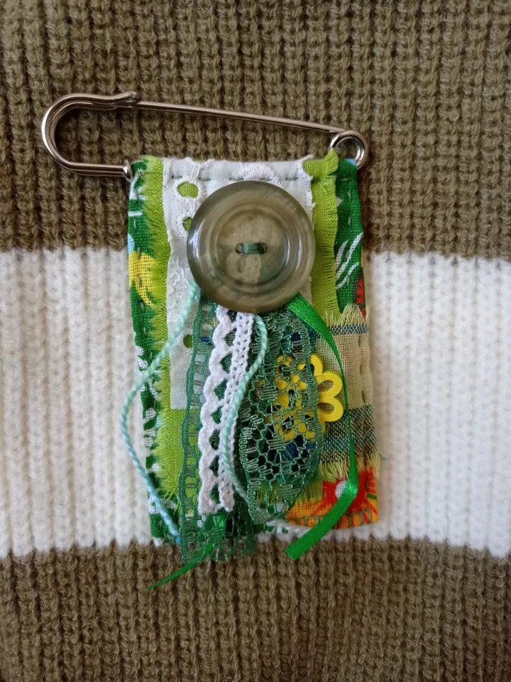 Textile Brooch Kilt Pin