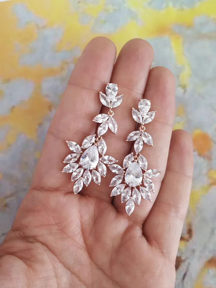 Swarovski Crystal Wedding Earrings Rose Gold Wedding Jewellery Gold Chandelier Earrings Art Deco CZ Wedding Earrings Vintage Bridal Earrings