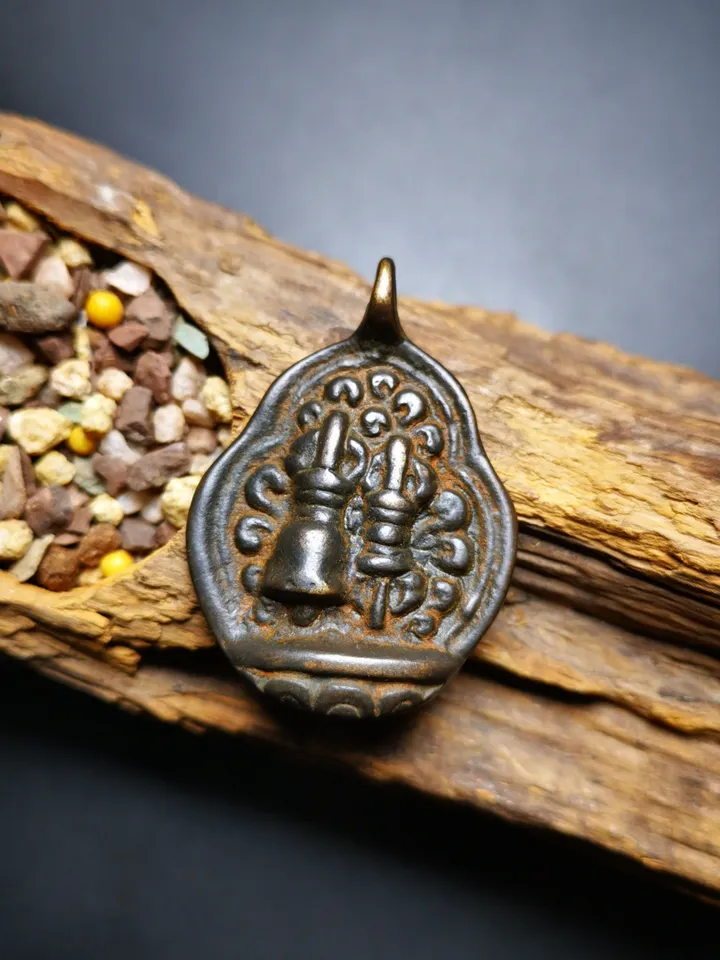 Gandhanra Antique Tibetan Buddhist Protective Amulet Pendant,A Tibetan vajra (club) and tribu (bell),80 years old