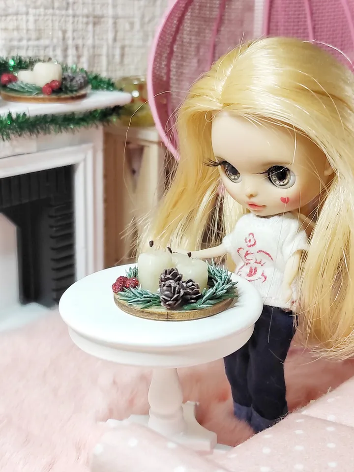 Christmas candles for dolls and dollhouses - doll house decorations for Christmas - candles for dolls - dollhouse decor