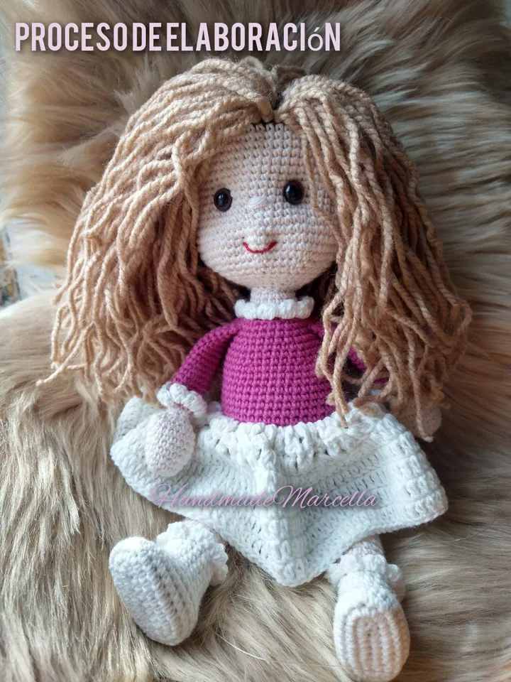 Princess Amigurumi Doll โ 29 cm Handmade Crochet Collectible โ Cotton Doll with Anti-Allergy Hair โ Gift for Girls or Decor