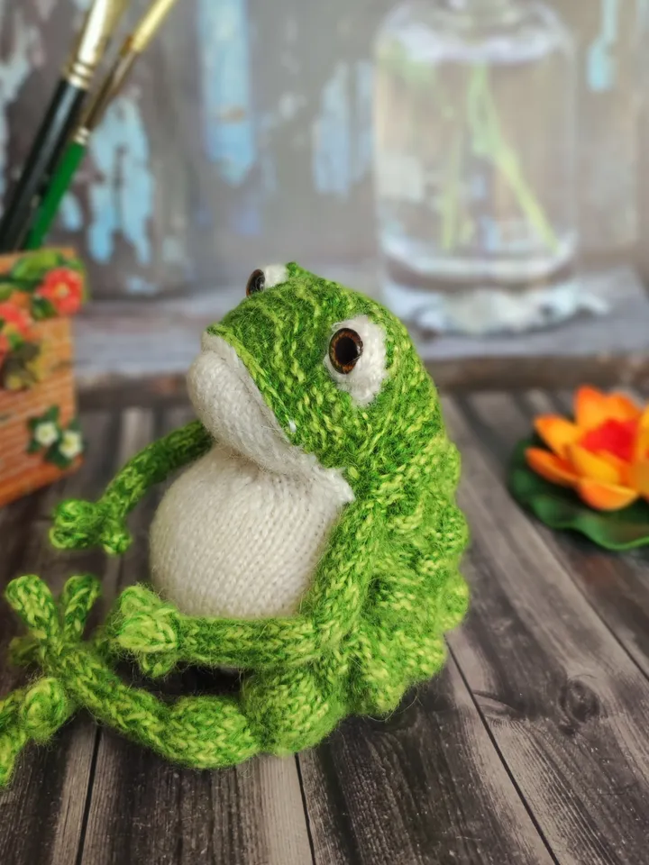 Funny toad knitted TO ORDER   Crazy frog Knitted frog Knitted green froggy Cute green frog Knitted toad