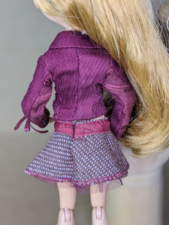 Red vine jacket & skirt for 10.5-inch female dolls (MH, EAH)