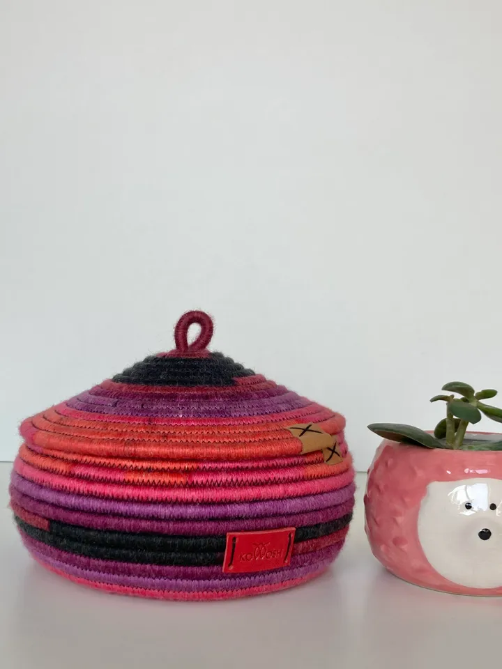 Raspberry storage basket with lid 6.5'' x 5''
