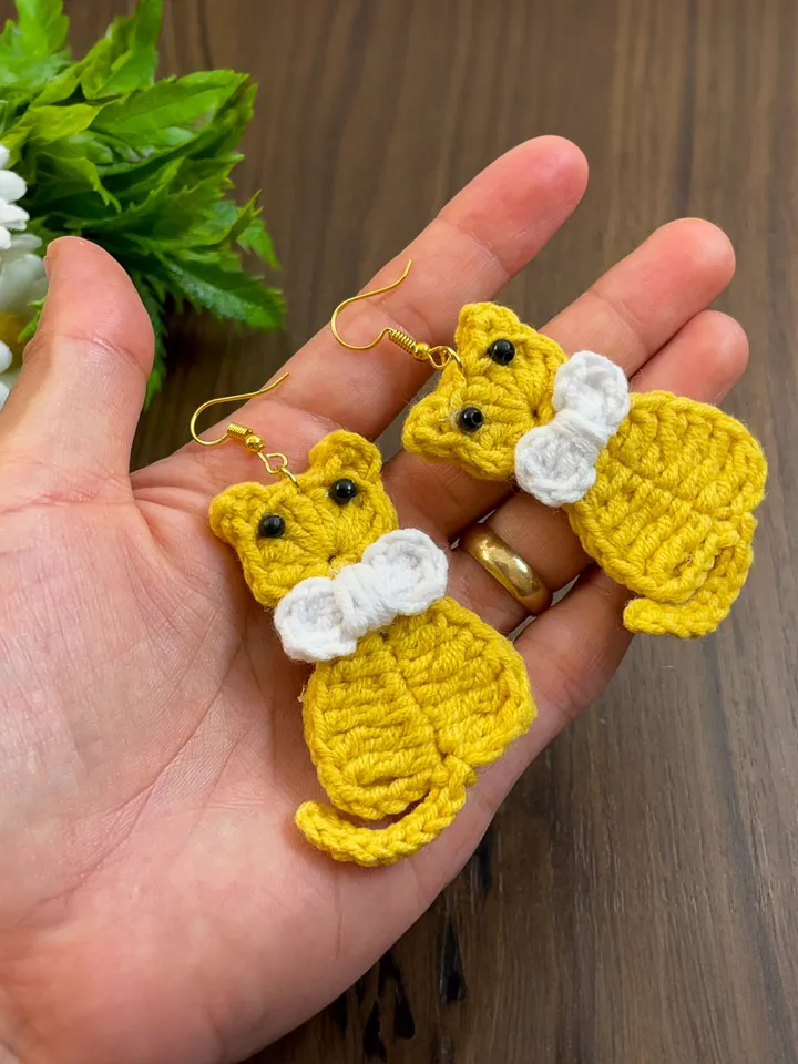 Crochet Cat Earrings Tutorial - Easy Handmade Micro Crochet Jewelry - Unique Present for Cat Lovers and DIY Enthusiasts