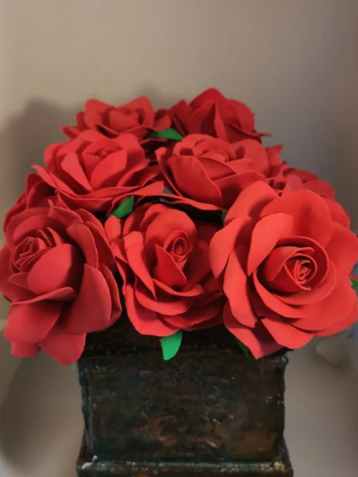 Beautiful composition of 11 red roses in a box/gift for her, birthday gift Aesthetic flowers