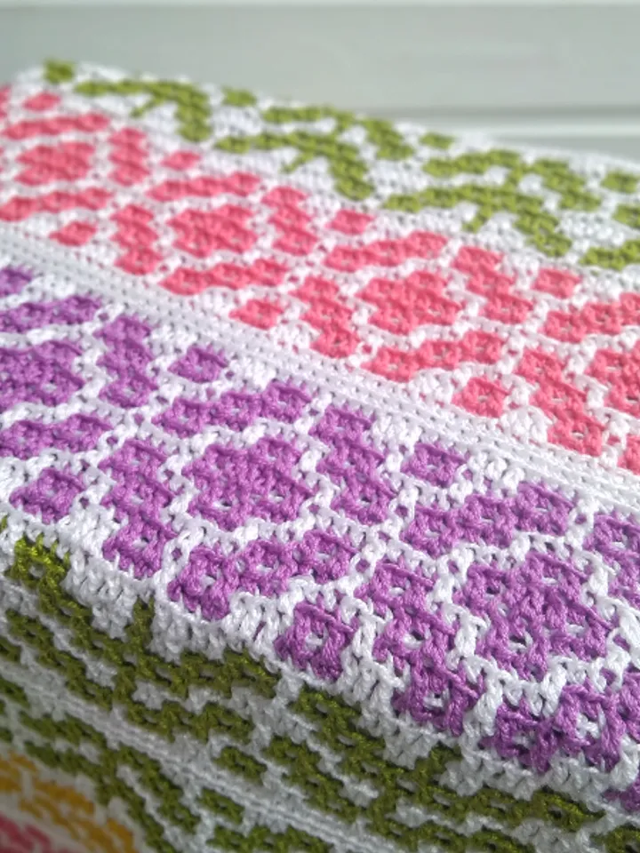 Crochet Floral Blanket Pattern with Overlay Mosaic Technique