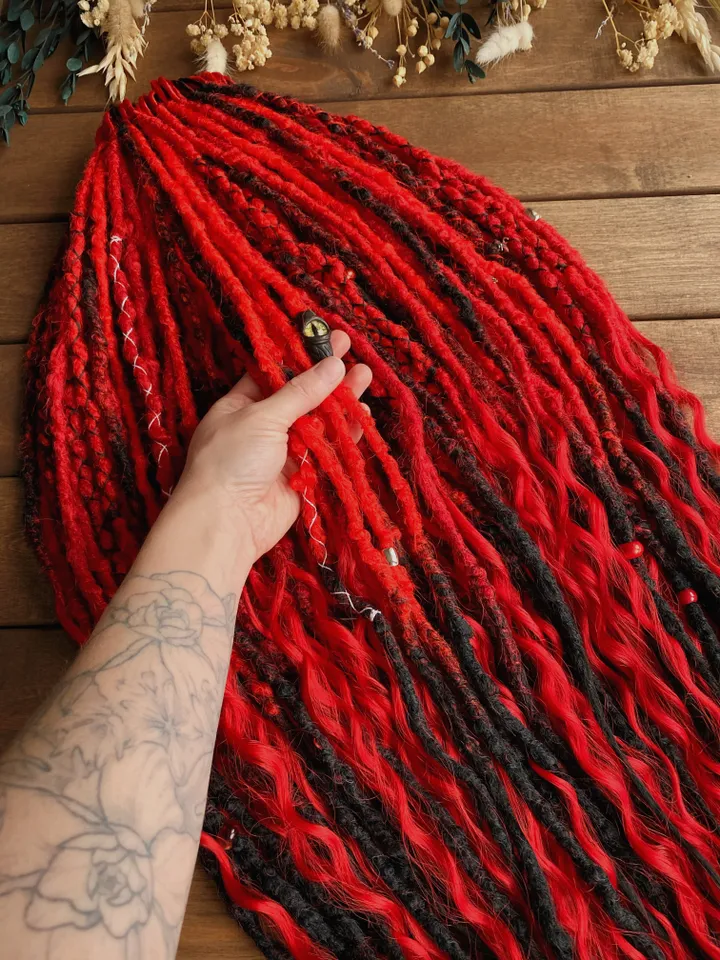 Red to black ombre Se dreads and Red black with curly ends Se dreads 🪽Ready to Ship❤️‍🔥
