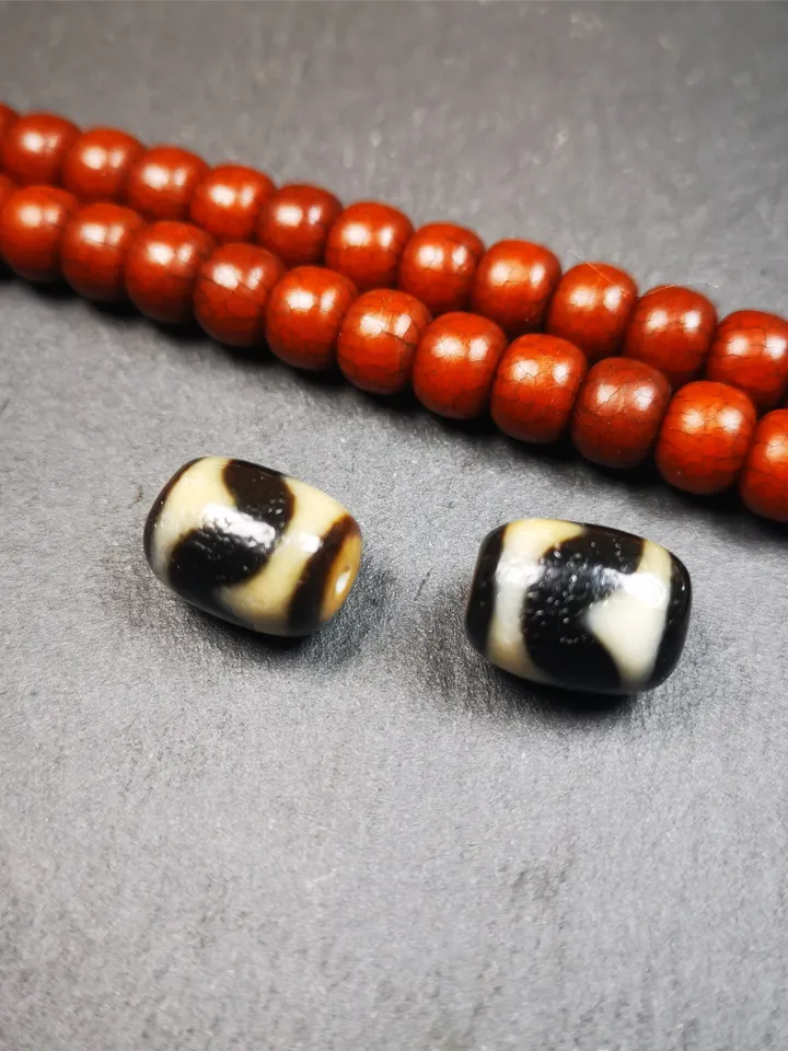 Gandhanra Tibetan Tiger Tooth Dzi Bead Accessories,Dzi Spacer Beads,Marker Beads for Mala Necklace,0.47" × 0.6"