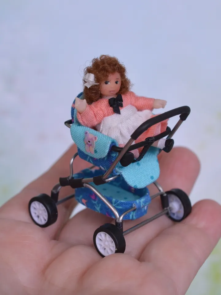 Miniature toy doll in 24th scales