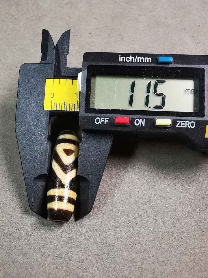 Gandhanra Tibetan One Eyed Mountain Peak Dzi Bead,Tibetan Chung,Wealth Amulet,Small Size 36*11 mm