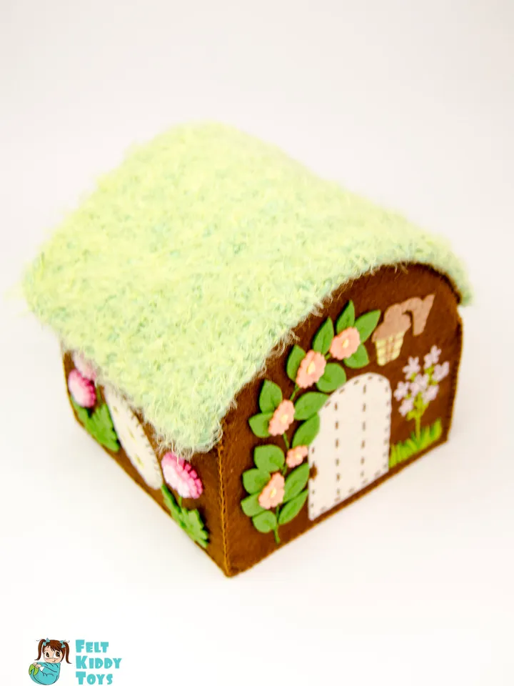 Dollhouse for mouse, cosy play house from felt