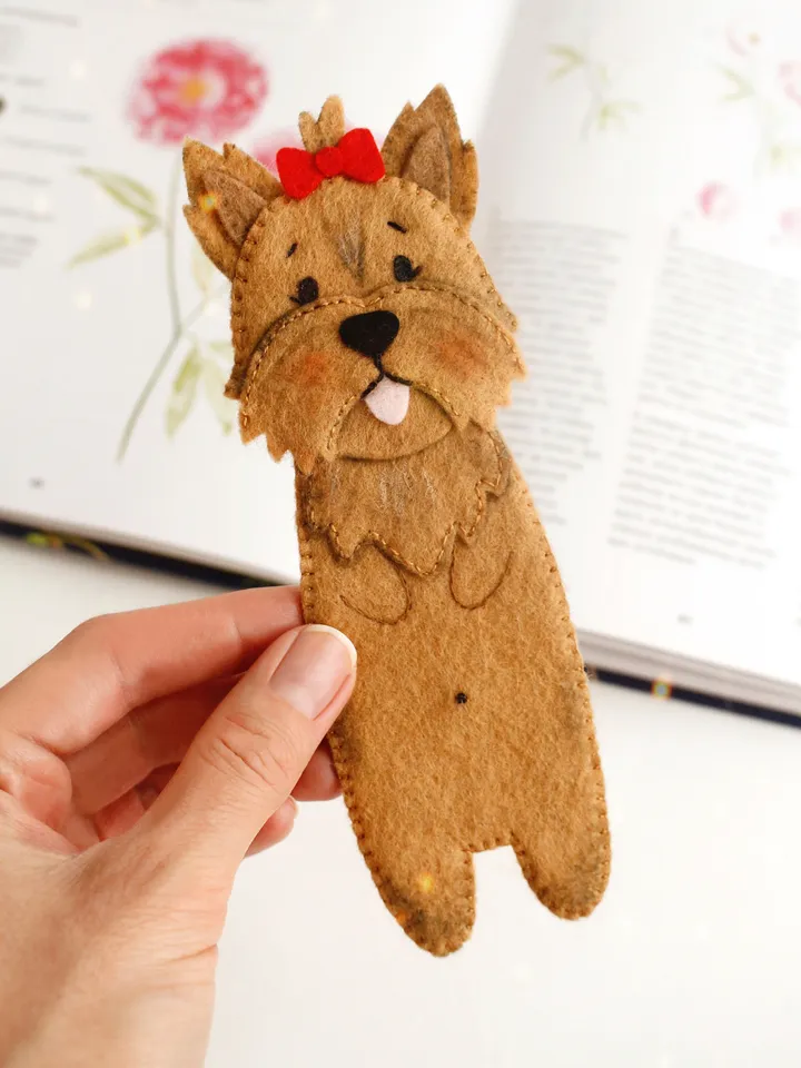 Felt long Yorkshire terrier bookmark hand sewing PDF tutorial with patterns. DIY dog breed bookmark. Book and pets lover gift. Felt school supplies