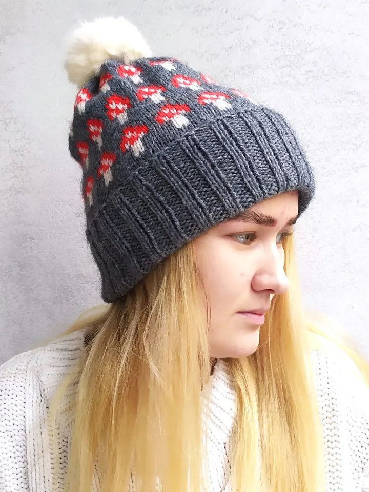 Warm knitted pompom hat