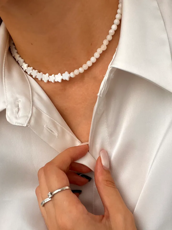 choker made of natural mother of pearl