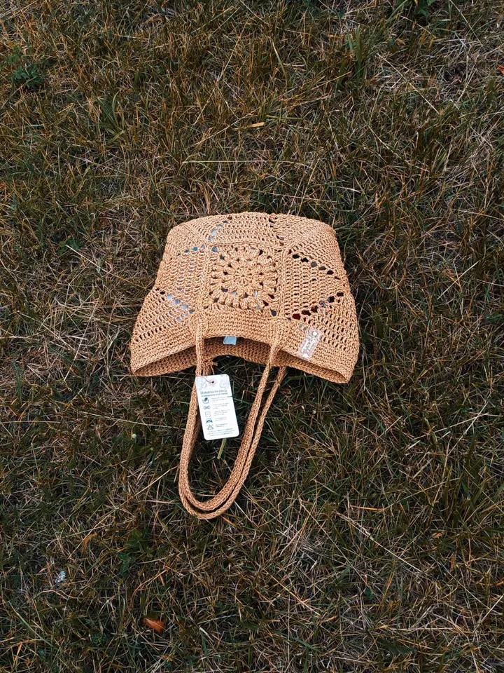 Crochet raffia handbag π