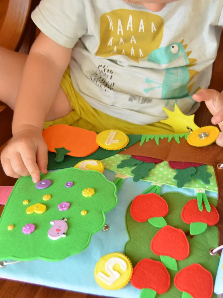 Quiet book page, Vegetables and Garden, Pattern and Tutorial, SVG files