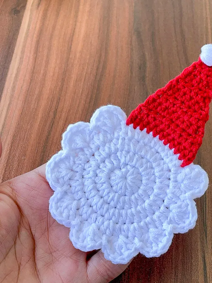 Crochet Santa Hat Coasters Pattern, Decorative Crochet Xmas Coasters for Holiday Home Decor, Ideal for Coffee Lovers