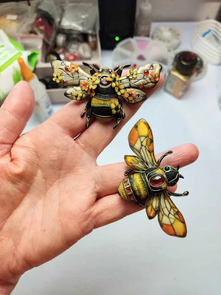 Bumblebee brooch, bee brooch, insect brooch, black and yellow insect jewelry, handmade jewelry