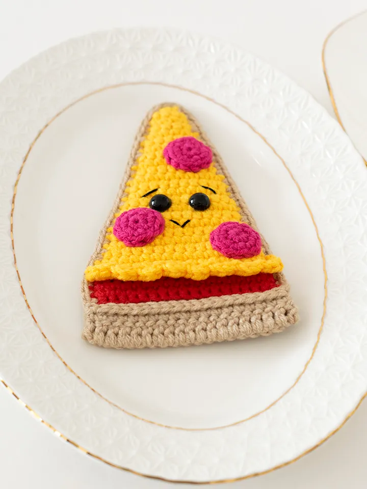 Crochet food slice pepperoni pizza, kitchen toy, gift idea friends, kawaii, pretend play food, cute fake pizza handmade