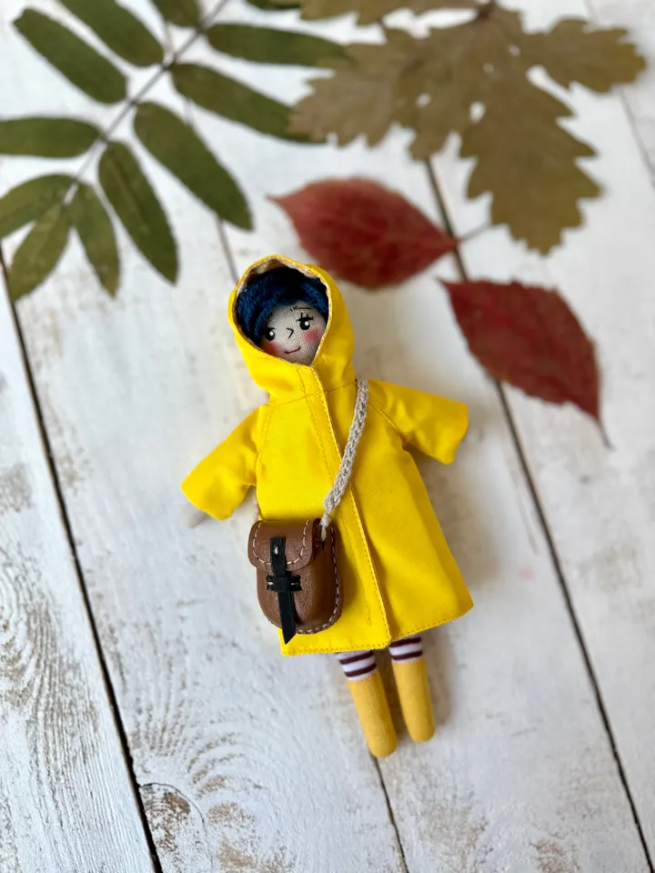 Pattern of a coat (cloak) with a hood in PDF format