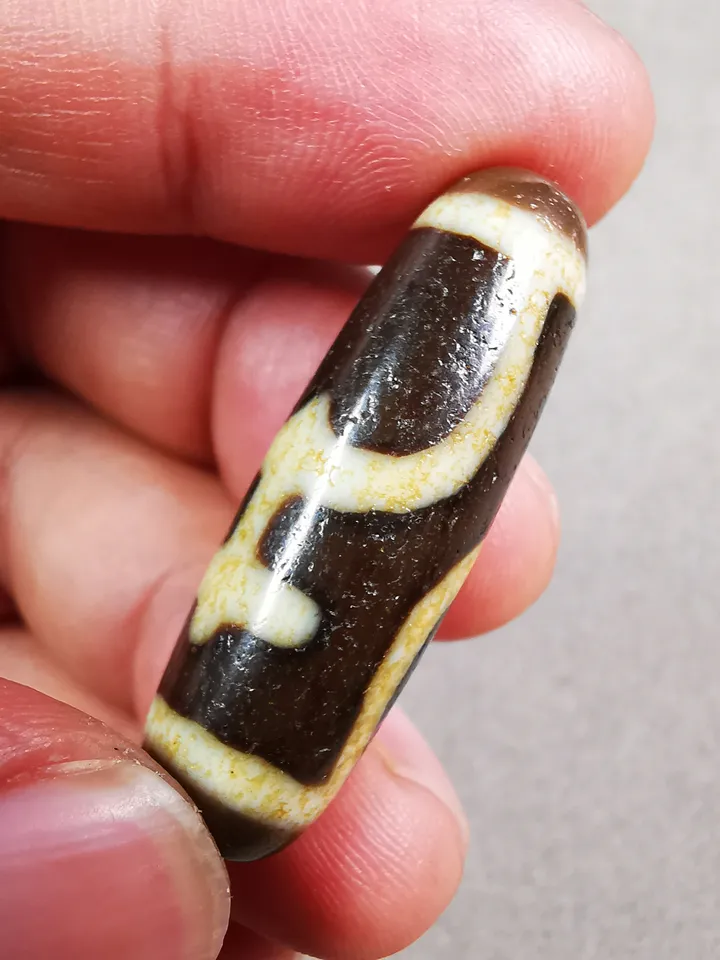 Gandhanra Tibetan Longevity Treasure Vase Dzi Bead,Tibetan Chung,Wealth Amulet,Small Size 36*11 mm
