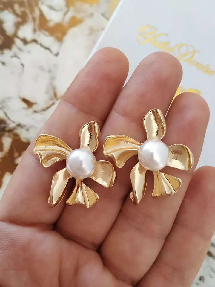 Art Deco Flower Wedding Earrings, Boho Bridal Earrings, Pearl Chandelier Statement Earrings, Floral Statement Bridal Jewelry Bridesmaid Gift