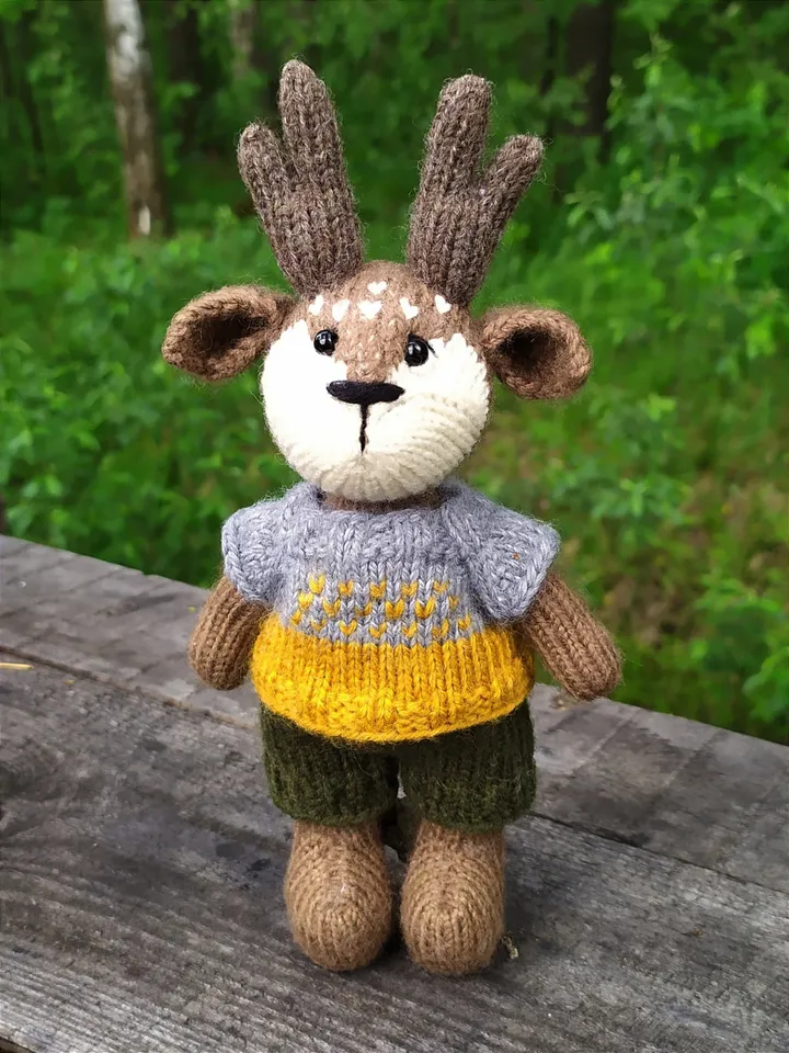 Handmade toy deer | Knitted toy