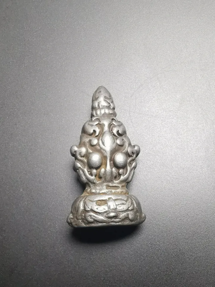 Gandhanra Antique Tibetan Buddhist Amulet,Triratna,Symbol of the Three Jewels,Nandipada Pendant Stamp,Made of Cold Iron,60 Years Old