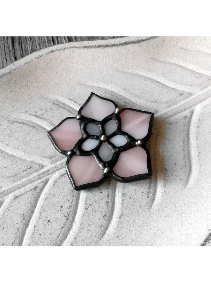 Stained glass Hoya brooch, Tiffany glass, pink hoya flower pin, Plant brooch, Flower lover gift, Hoya mom
