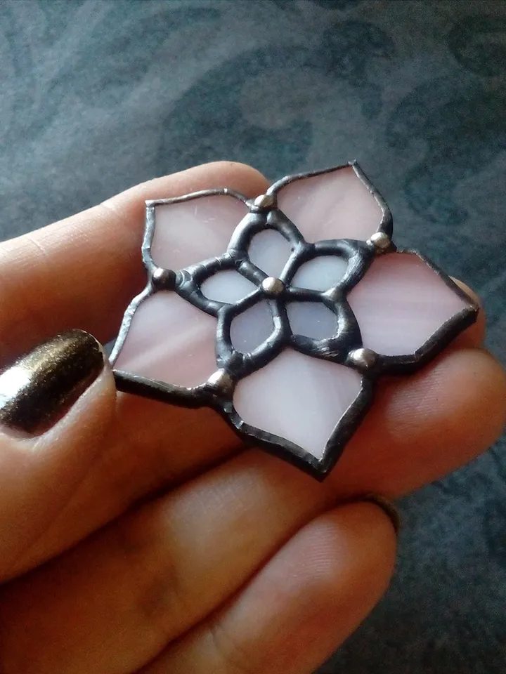 Stained glass Hoya brooch, Tiffany glass, pink hoya flower pin, Plant brooch, Flower lover gift, Hoya mom