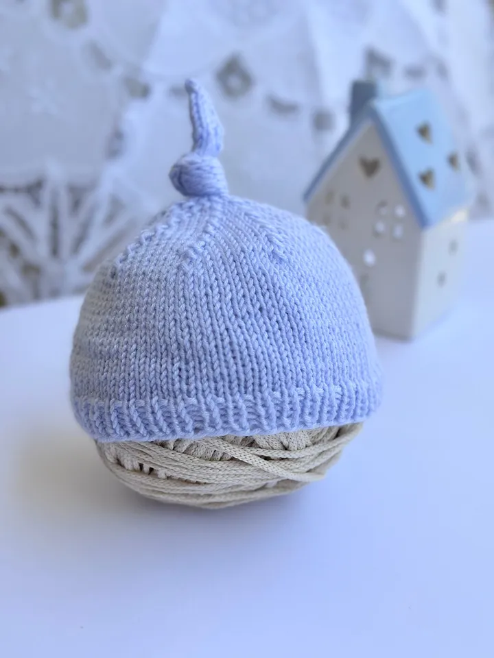 PDF Baby Hat with Knot Seamless Knitting Pattern – Comfort for Your Newborn with video ENG